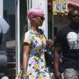 Rihanna, avec une perruque rose &agrave; Los Angeles, le 16 mai 2014. 