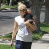 Gwen Stefani emmène ses fils Kingston, Zuma et Apollo rendre visite à ses parents à Beverly Hills, le 17 mai 2014.