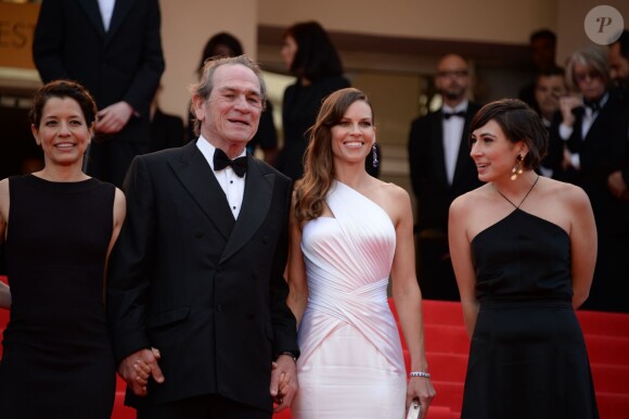 Tommy Lee Jones, Hilary Swank, Sonja Richter, Miranda Otto à la montée des marches de The Homesman, à l'occasion du 67e Festival de Cannes, le 18 mai 2014.