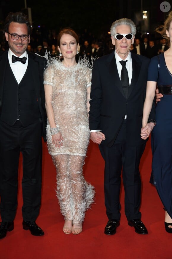 Michel Merkt, Julianne Moore, David Cronenberg lors de la montée des marches du film "Maps to the stars" lors du 67e Festival du film de Cannes le 19 mai 2014