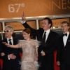 David Cronenberg, Julianne Moore, John Cusack et Evan Bird lors de la montée des marches du film "Maps to the stars" lors du 67e Festival du film de Cannes le 19 mai 2014