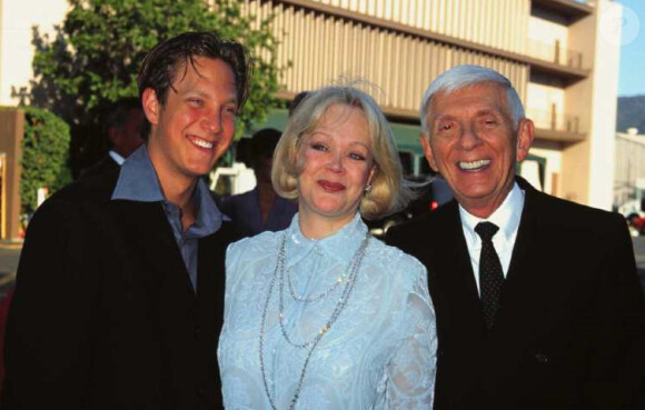 Randy Spelling avec son père Aaron et sa mère Candy à Los Angeles, le 25 juin 1997.