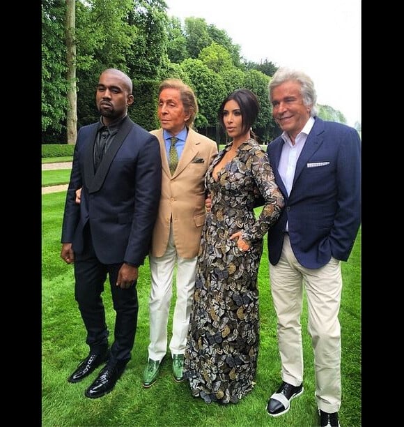 Kanye West, Valentino Garavani, Kim Kardashian et Giancarlo Giammetti lors du brunch de coup d'envoi du mariage de Kanye West et Kim Kardashian, au château de Wideville. Crespières, le 23 mai 2014.