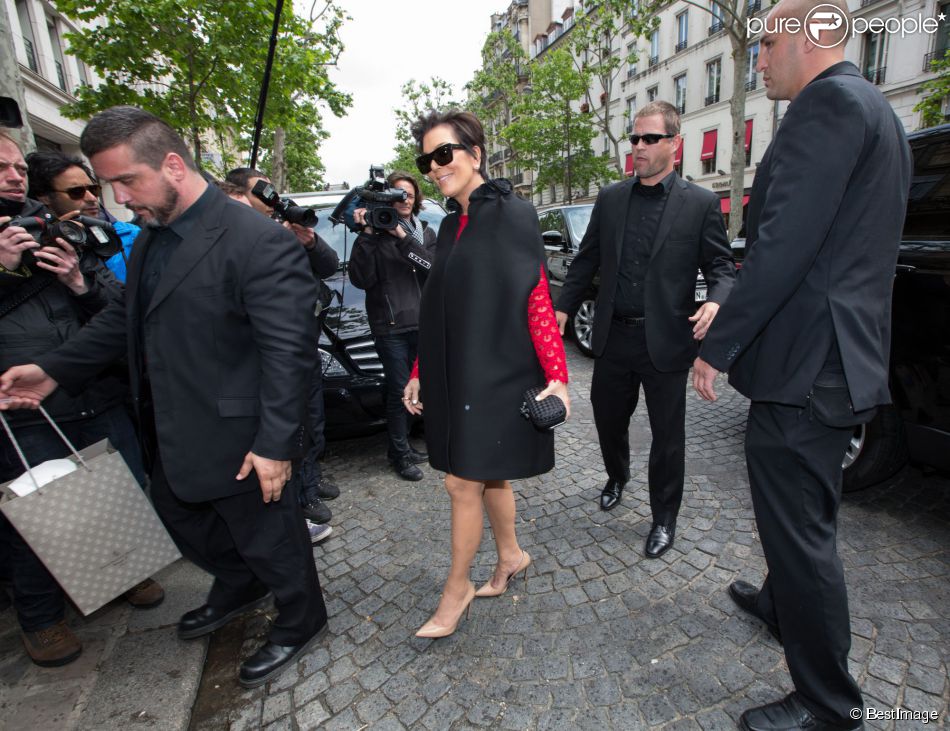  Kris Jenner se rend au ch&amp;acirc;teau de Wideville avec Kim Kardashian, Kanye West et leur fille North. Paris, le 23 mai 2014. 