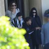 Khloe Kardashian, Kendall, Kylie Jenner et Jaden Smith s'apprêtent à quitter l'hôtel Belmond Villa San Michele. Florence, le 25 mai 2014.