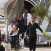 Scott Disick, Kourtney Kardashian, leur fille Pénélope et d'autres invités du mariage de Kim Kardashian et de Kanye West arrivent à l'aéroport du Bourget, en provenance de Florence. Le 25 mai 2014.