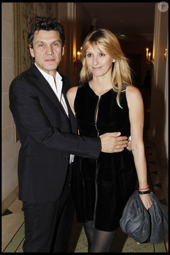 Marc Lavoine et sa femme Sarah dans les salons de l'hôtel Bristol à Paris le 19 mars 2012