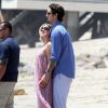 Kaley Cuoco et son époux Ryan Sweeting complices lors de Memorial Day sur la plage de Malibu, le 26 mai 2014 lors de la beach party organisée par le producteur Joel Silver