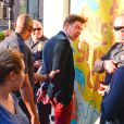 Les policiers de Los Angeles ont arrêté Vitalii Sediuk après qu'il a agressé Brad Pitt sur le tapis rouge du film Maléfique à Los Angeles le 28 mai 2014