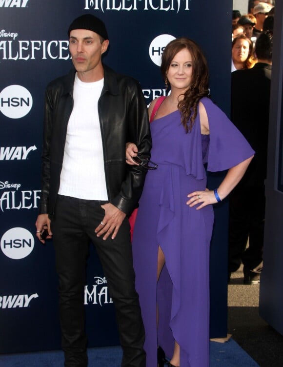 James Haven et une amie - Avant-première du film "Maléfique" à Los Angeles le 28 mai 2014.