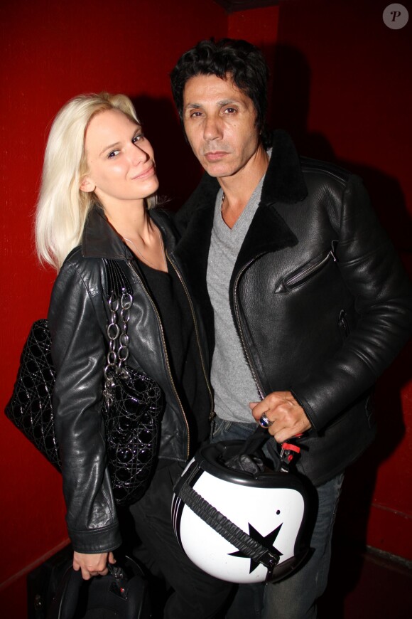 Jean-Luc Lahaye et sa nouvelle compagne Candice au théâtre Dejazet à Paris le 18 avril 2014