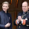 La princesse Charlene et le prince Albert II de Monaco - La famille de Monaco au balcon du palais princier lors de la fete nationale a Monaco. Le 19 novembre 2013