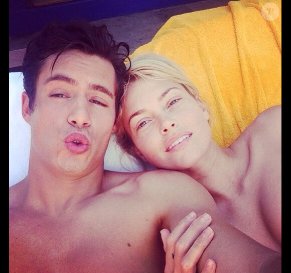 Caroline Receveur et son amoureux Valentin profitent de quelques jours à Miami. Mai 2014.