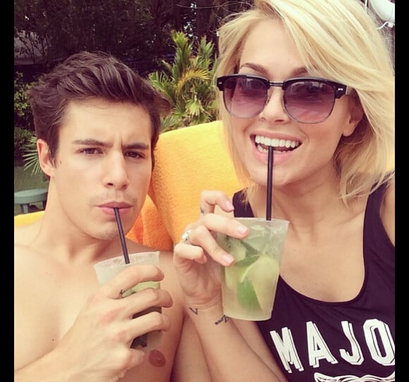 Caroline Receveur et son amoureux Valentin profitent de leurs vacances à Miami. Mai 2014.