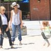 Jessica Alba et sa fille Haven font de la balançoire à Beverly Hills, Los Angeles, le 31 mai 2014.