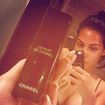 Ayem Nour : Dénudée et sans make-up pour un selfie sexy