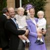 Lord et Lady Nicholas Windsor avec leurs enfants Albert et Leopold au mariage du prince Georg Friedrich de Prusse et de la princesse Sophie d'Isenbourg le 27 août 2011 à Potsdam.