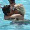 Caroline Receveur et son fiancé Valentin : passionnés en vacances à Miami le 1er juin 2014