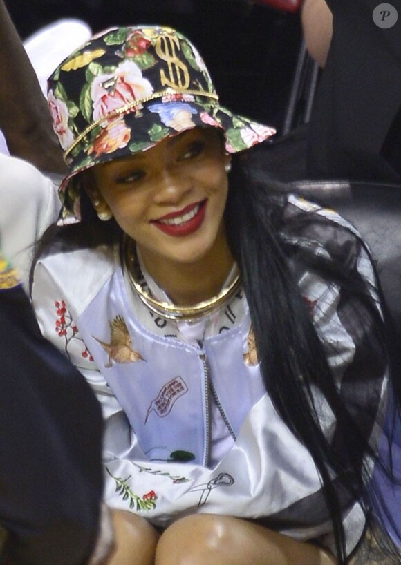Rihanna lors du match de la NBA entre les Miami Heats et l'équipe des Brooklyn Nets à Miami, le 8 mai 2014.