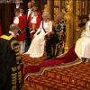 Quatre jeunes pages d'honneur officiaient lors de l'inauguration du Parlement par la reine Elizabeth II le 4 juin 2014 au palais de Westminster, à Londres. L'un d'eux, Charles Hope, vicomte Aithrie, a été victime d'un malaise...