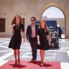 Rania de Jordanie avec son fils le prince héritier Hussein et la princesse Iman, photo prise à l'occasion de la visite du pape François à Amman et publiée sur son Instagram le 27 mai 2014. "Travailler est tellement plus facile quand ils sont là.''