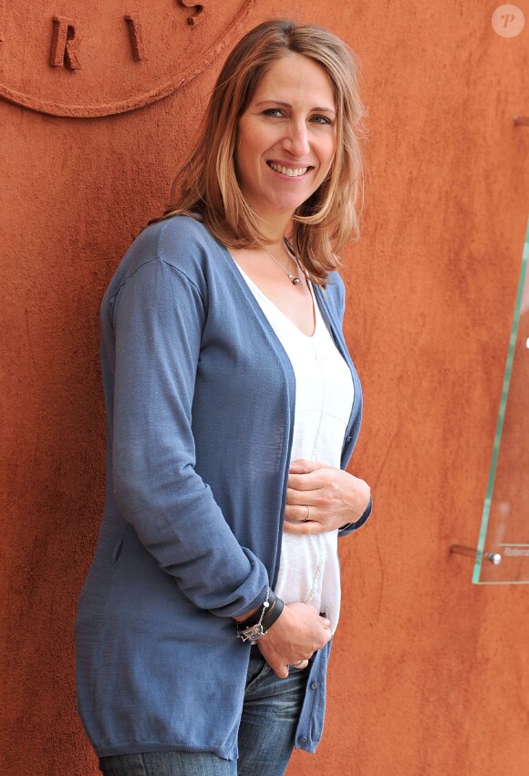 Maud Fontenoy, enceinte de son 3ème enfant, lors des Internationaux de France de tennis de Roland-Garros à Paris, le 5 juin 2014.