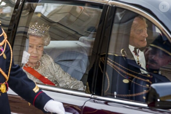 La reine Elisabeth II d'Angleterre et le prince Philip, duc d'Edimbourg lors du banquet à l'Elysée donné en l'honneur de la reine Elizabeth II, Paris, le 6 juin 2014.