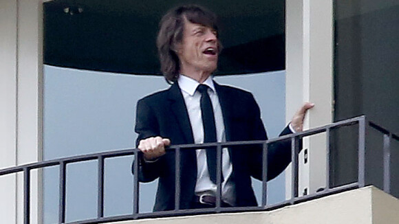 Mick Jagger dans les bras d'une autre, 3 mois après la mort de sa compagne