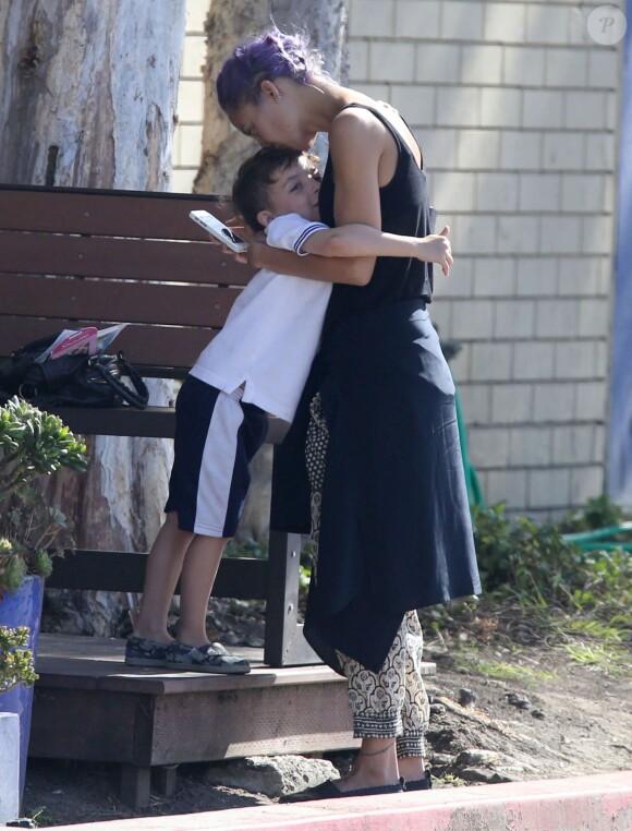 Exclusif - Nicole Richie partage un moment avec son fils Sparrow avant de se rendre à la salle de gym à Los Angeles le 2 juin 2014