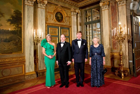 La reine Maxima des Pays-Bas, le prince Albert II de Monaco, le roi Willem-Alexander, la princesse Beatrix des Pays-Bas - Le roi Willem-Alexander et la reine Maxima des Pays-Bas reçoivent le prince Albert II de Monaco lors d'un dîner au palais Het Loo à Apeldoorn aux Pays-Bas le 3 juin 2014.03/06/2014 - Apeldoorn
