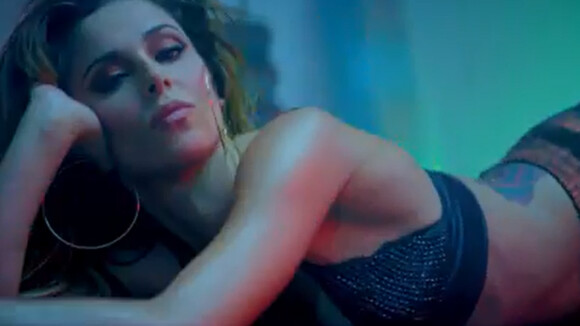 Cheryl Cole: Amoureuse et incendiaire dans le clip sexy de ''Crazy Stupid Love''