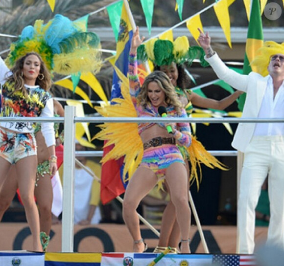 Jennifer Lopez se produira avec Pitbull et la chanteuse brésilienne Claudia Leitte, lors de la cérémonie d'ouverture du Mondial 2014 à Sao Paulo le 12 juin.