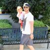 Chris Hemsworth avec fille India à Malibu, le 10 avril 2014