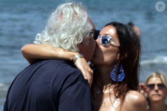 Flavio Briatore et sa belle Elisabetta Gregoraci sur les plages de Marina Di Pietrasanta, le 4 juin 2014