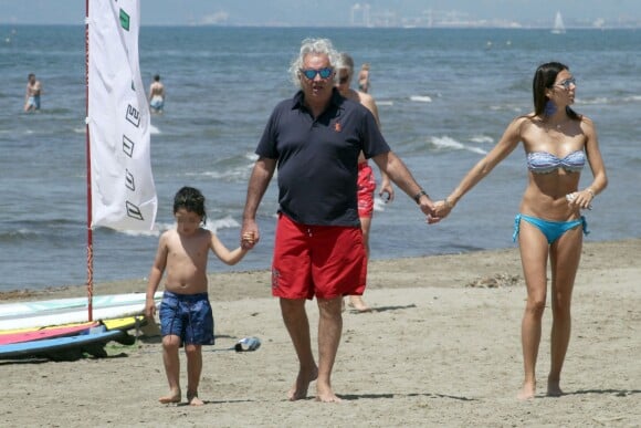 Flavio Briatore et sa femme Elisabetta Gregoraci ont profité avec leur fils Nathan du soleil et de la plage de Marina Di Pietrasanta, le 4 juin 2014