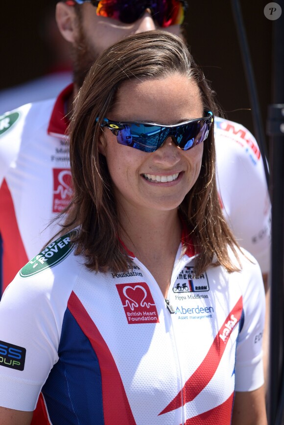 Pippa Middleton lors du départ de l'équipe de la Michael Matthews Foundation pour la 33e Race to America, le 14 juin 2014 à Oceanside, San Diego (Californie). Le début d'un périple extrême de près de 5 000 km en huit jours, que seuls les plus costauds peuvent réussir à accomplir.