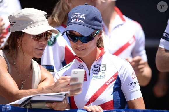 Pippa Middleton lors du départ de l'équipe de la Michael Matthews Foundation pour la 33e Race to America, le 14 juin 2014 à Oceanside, San Diego (Californie). Le début d'un périple extrême de près de 5 000 km en huit jours, que seuls les plus costauds peuvent réussir à accomplir.