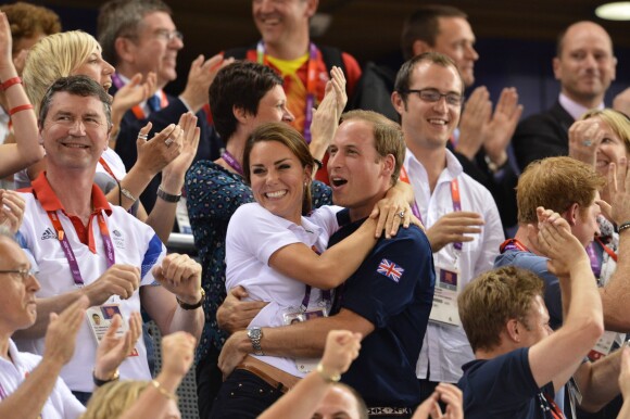 Kate Middleton et le prince William en pleine euphorie le 2 août 2012 au vélodrome de Londres lors des Jeux olympiques.