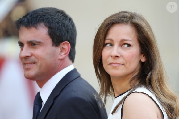 Manuel Valls et sa femme Anne Gravoin à l'Elysee le 7 mai 2013