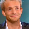 Simon Heulle remporte la huitième saison de La France a un Incroyable Talent sur M6 le 10 décembre 2013