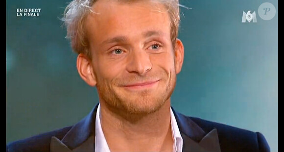 Simon Heulle remporte la huitième saison de La France a un Incroyable Talent sur M6 le 10 décembre 2013