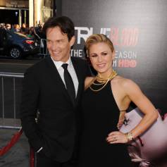 Stephen Moyer et son épouse Anna Paquin - Première de la 7e et ultime saison de "True Blood" au Grauman's Chinese Theatre à Los Angeles, le 17 juin 2014. (Abaca TV)