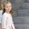 La princesse Leonor et l'infante Sofia, arrivent au parlement pour la cérémonie d'investiture à Madrid. Le 19 juin 2014.
