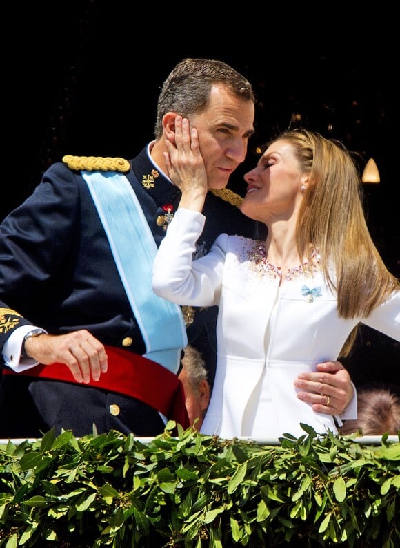 L'intronisation du roi Felipe VI, qui succède à son père Juan Carlos après 36 ans de règne.