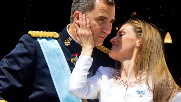 Couronnement de Felipe VI en Espagne : Bisous à gogo pour le sacre du roi