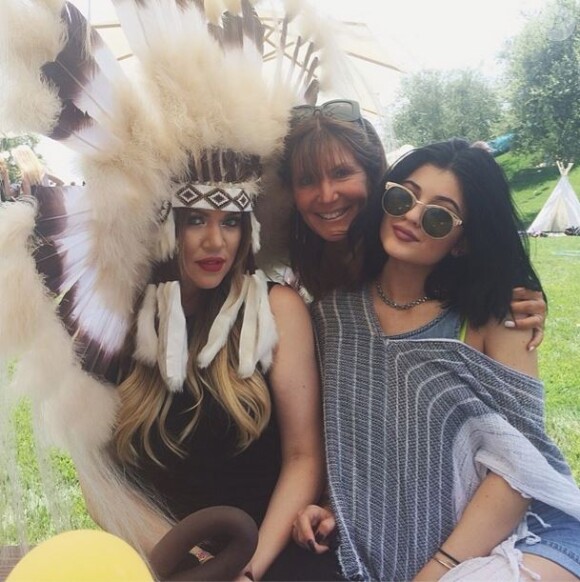 Khloé Kardashian et Kylie Jenner à Kidchella, fête d'anniversaire de North West organisée chez Kourtney Kardashian. Calabasas, le 21 juin 2014.