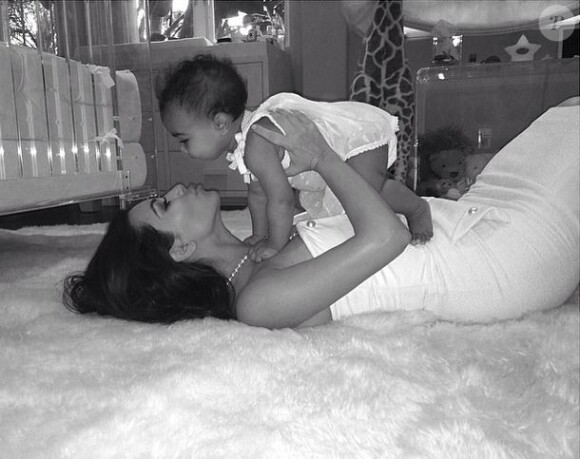 Kim Kardashian et sa fille North lors de la Fête des mères.