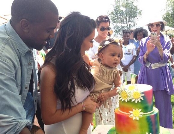 North fête son 1er anniversaire, entourée de sa famille et de ses parents, Kim Kardashian et Kanye West. Calabasas, le 21 juin 2014.