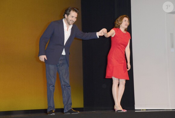Edouard Baer et Emmanuelle Devos - Générale de la pièce "La porte à côté" au Théâtre Édouard VII à Paris, le 10 février 2014