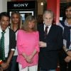Exclusif - Jean-Jacques Debout, Chantal Goya et ses petits enfants Sanjay, Samantha et Alexandre - Jean-Jacques Debout reçoit 2 Disques d'Or chez Sony à Paris le 19 juin 2014.